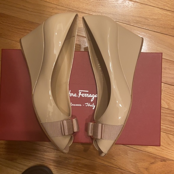 Bisque patent calf leather Sissi wedges - Picture 5 of 12